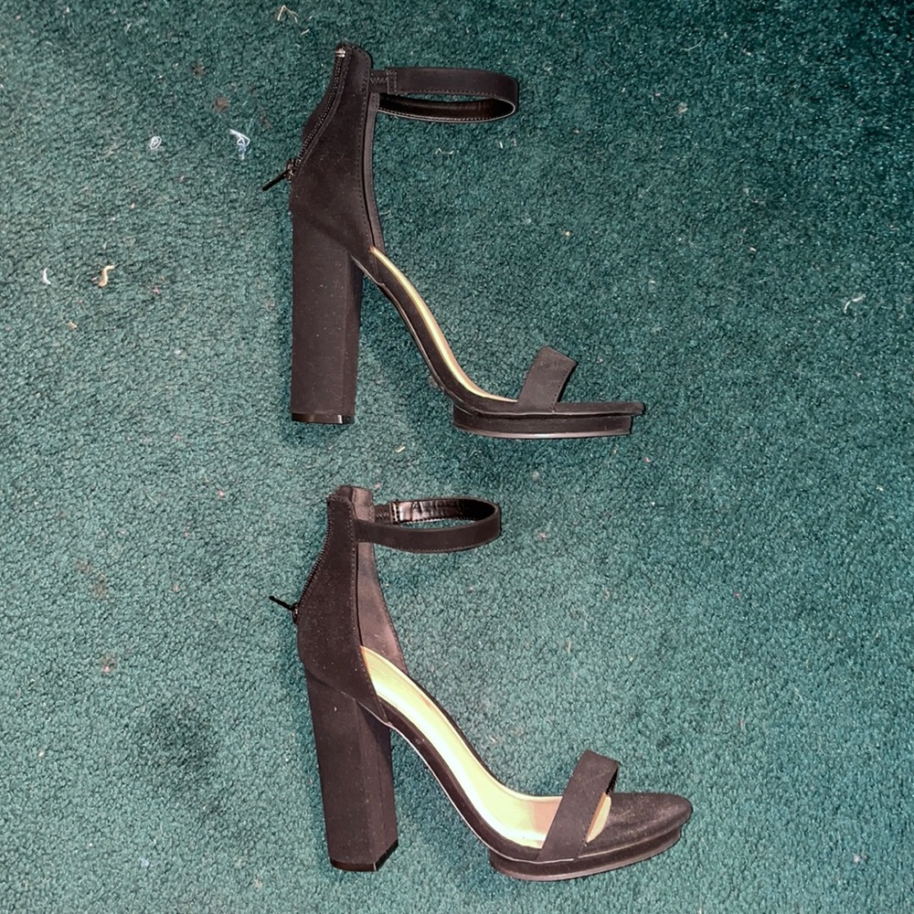 CLUB HEELS